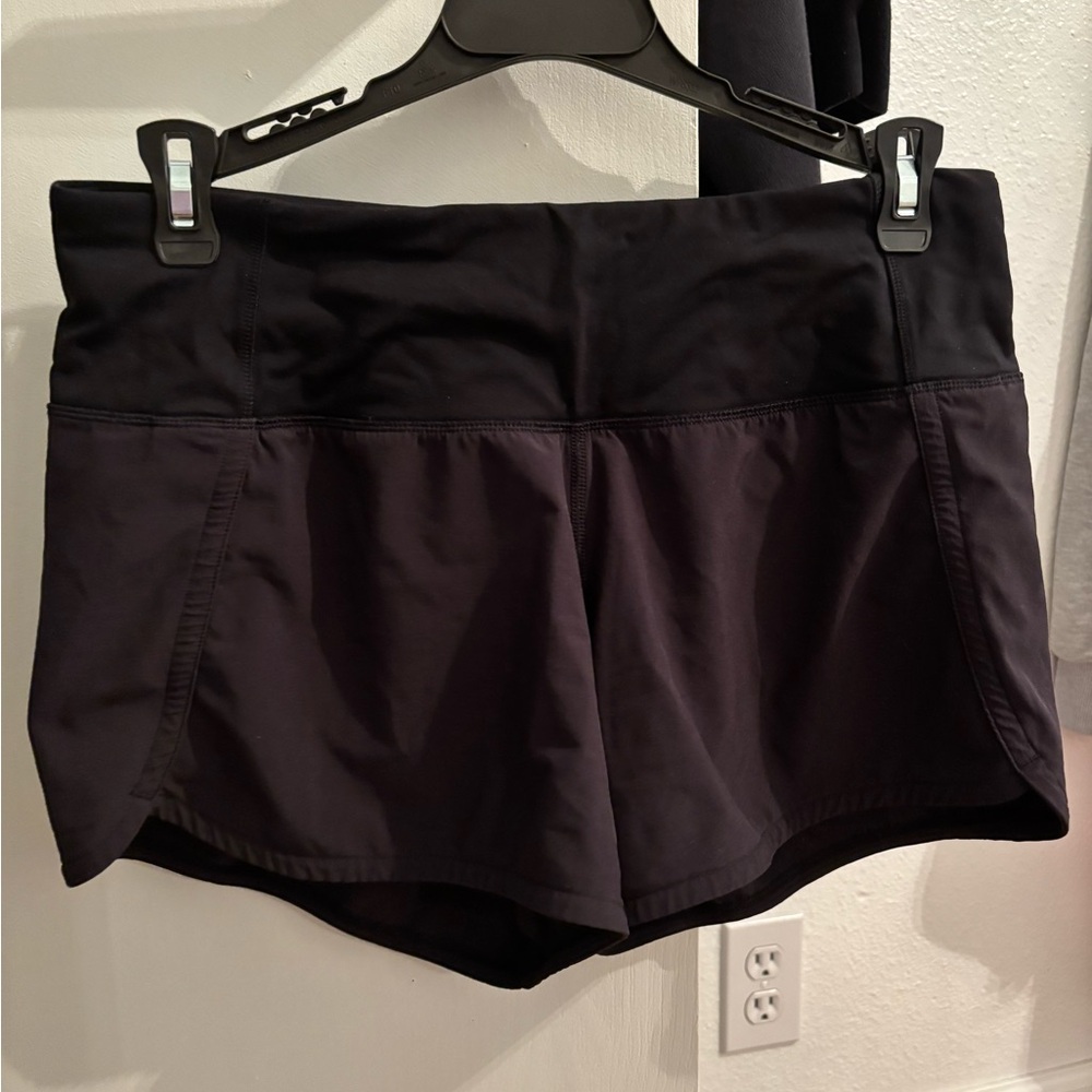 lululemon Black Women's speed up low rise lined short 2.5”